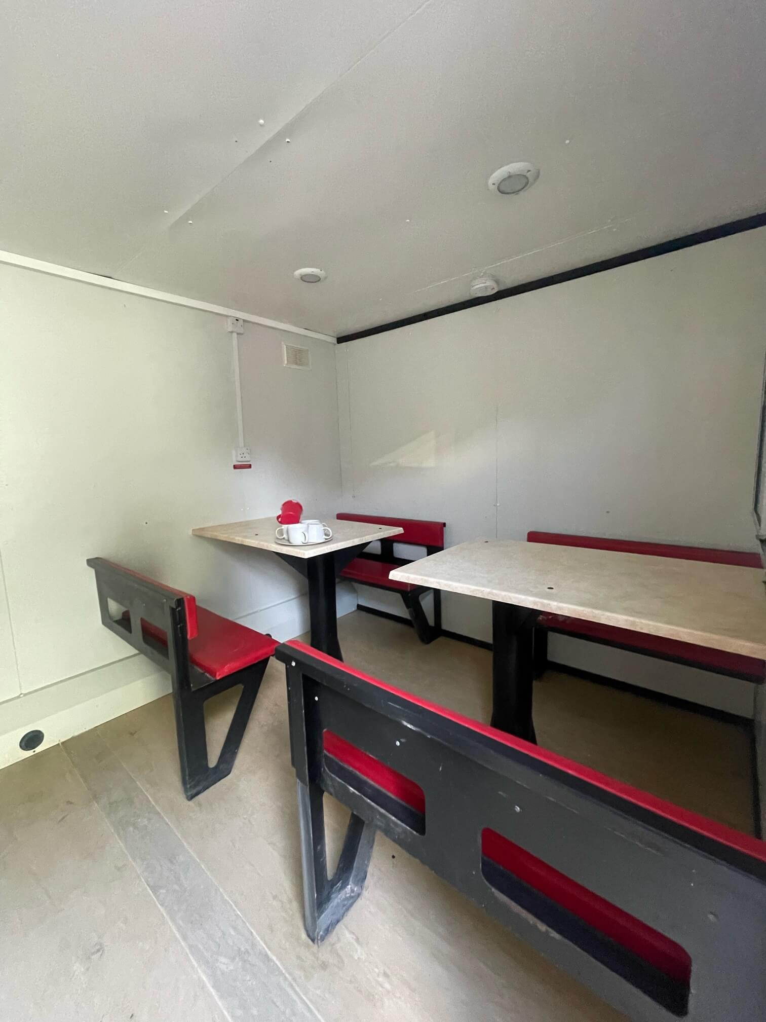 25ft x 9ft Eco Welfare Unit with Generator