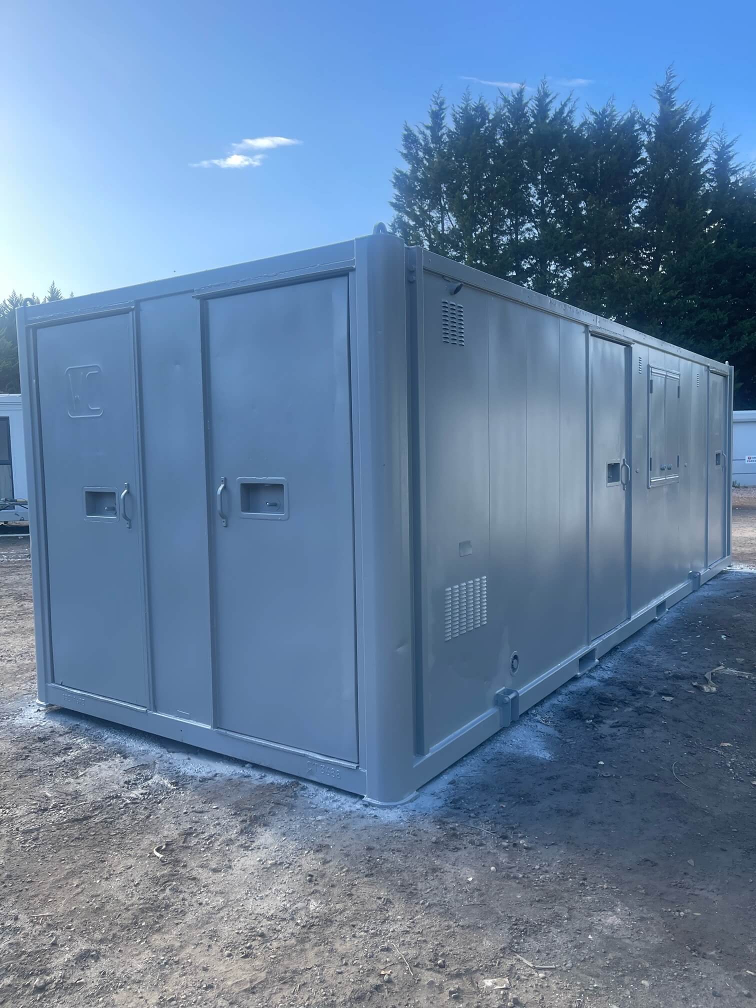 25ft x 9ft Eco Welfare Unit with Generator
