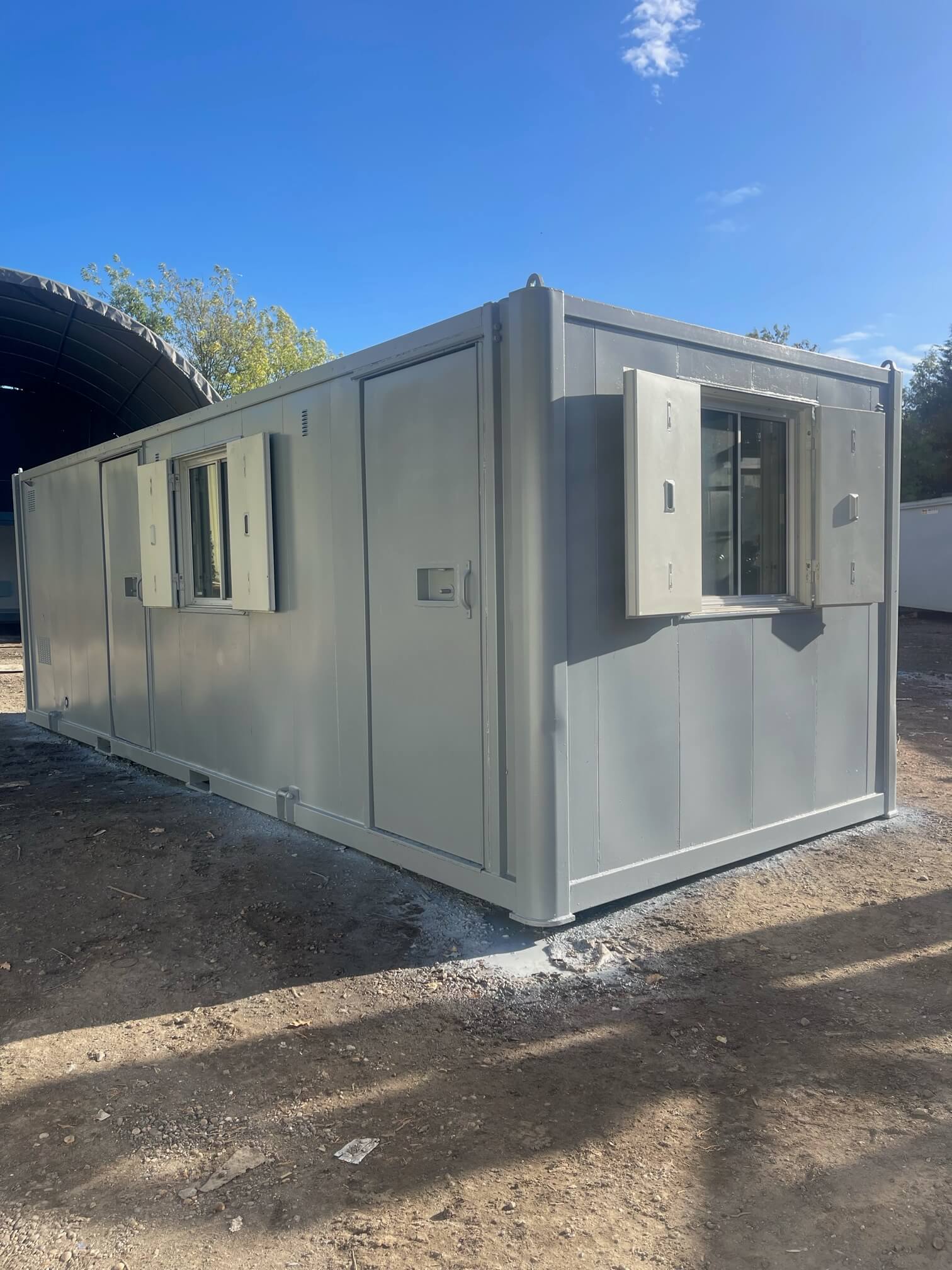25ft x 9ft Eco Welfare Unit with Generator