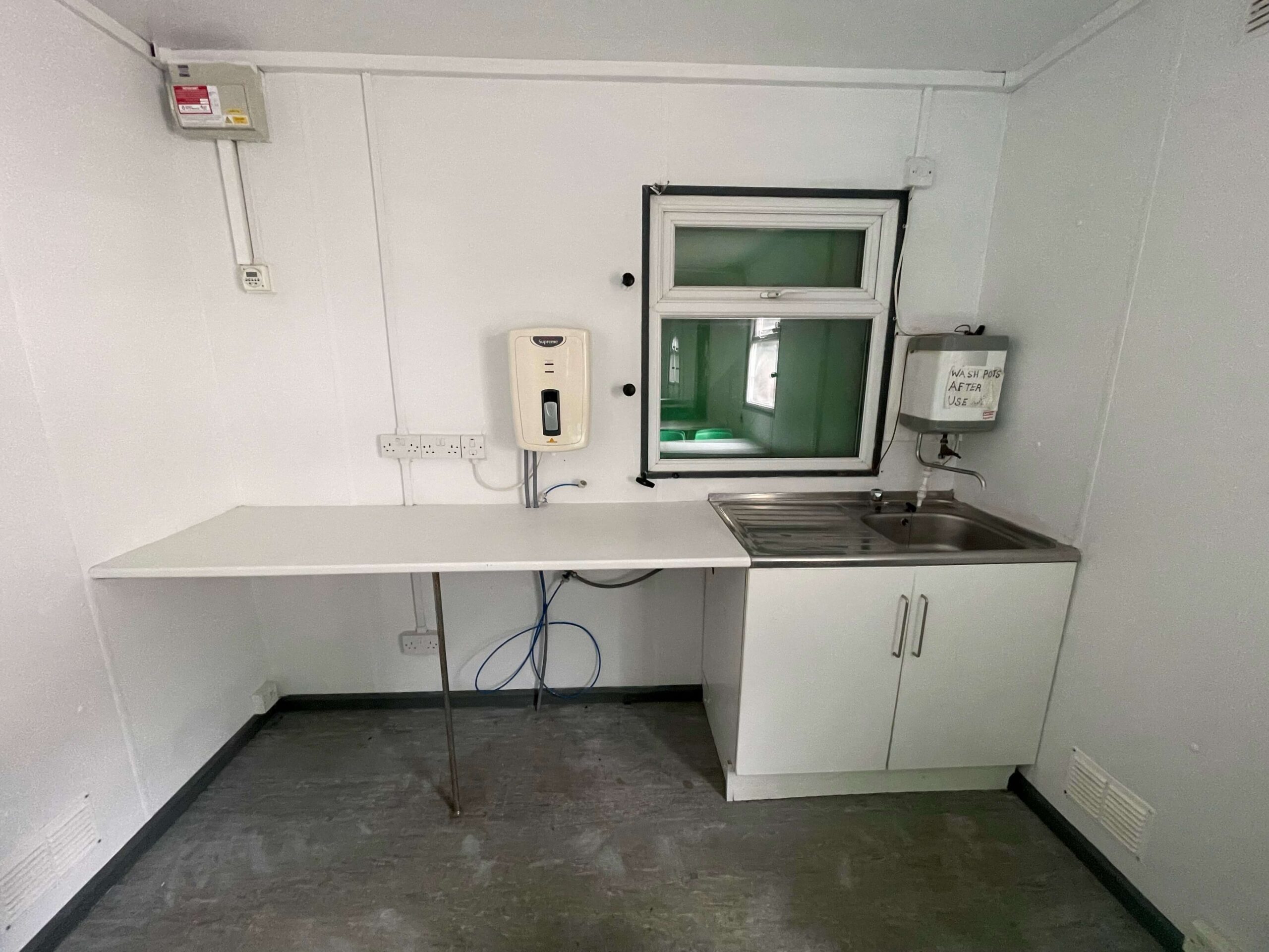 32ft x 10ft Anti Vandal jack leg canteen