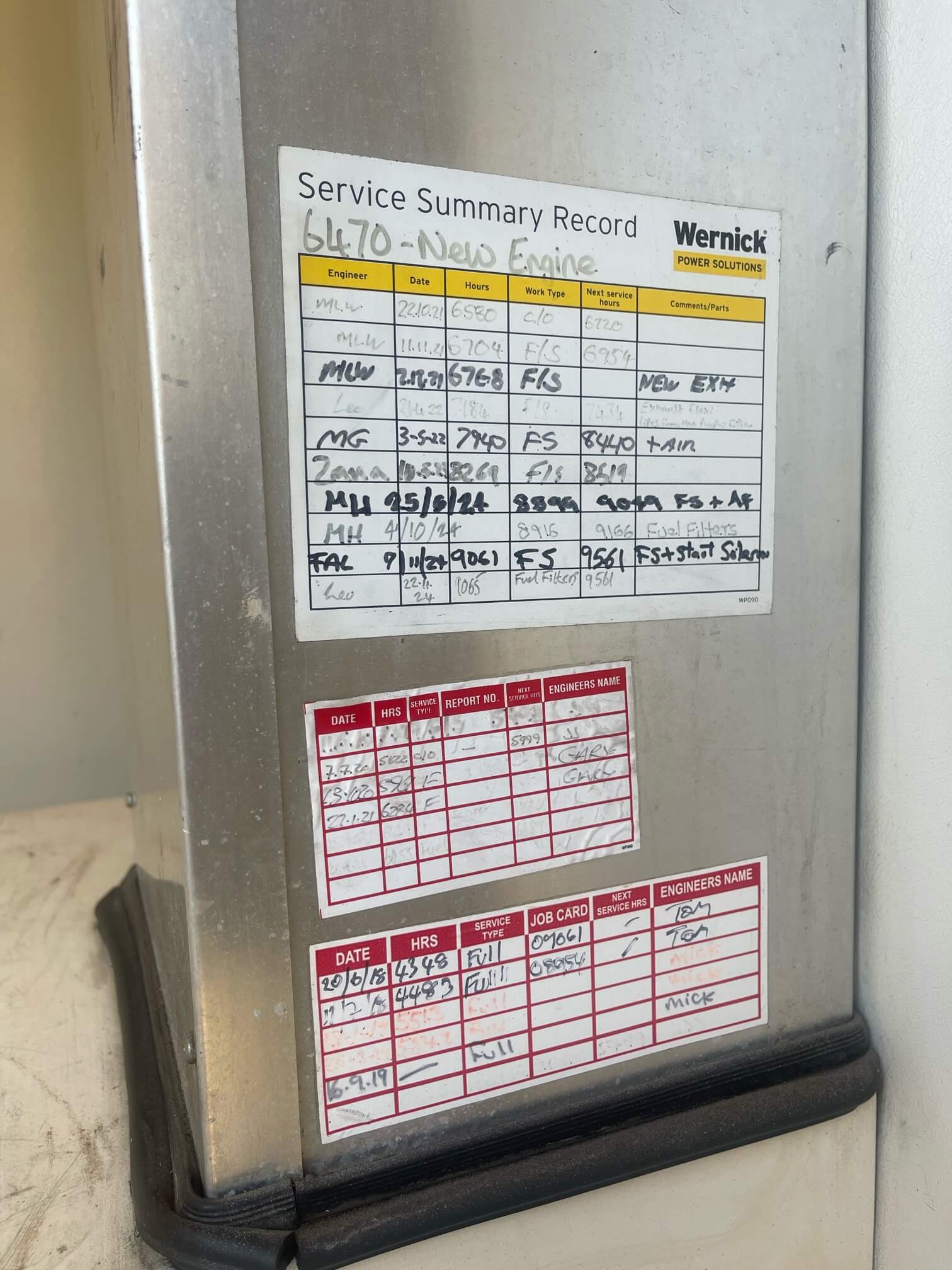 25ft x 9ft Eco Welfare Unit with Generator