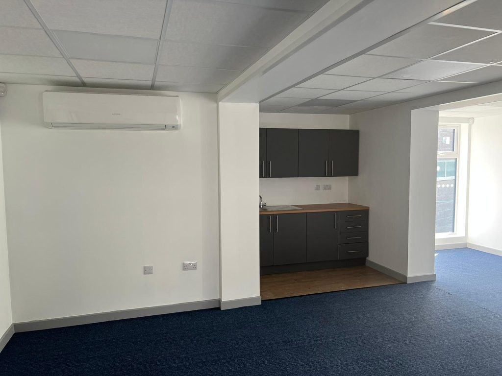 25183b6a e495 4b2c 87c5 4c07e744bc0b